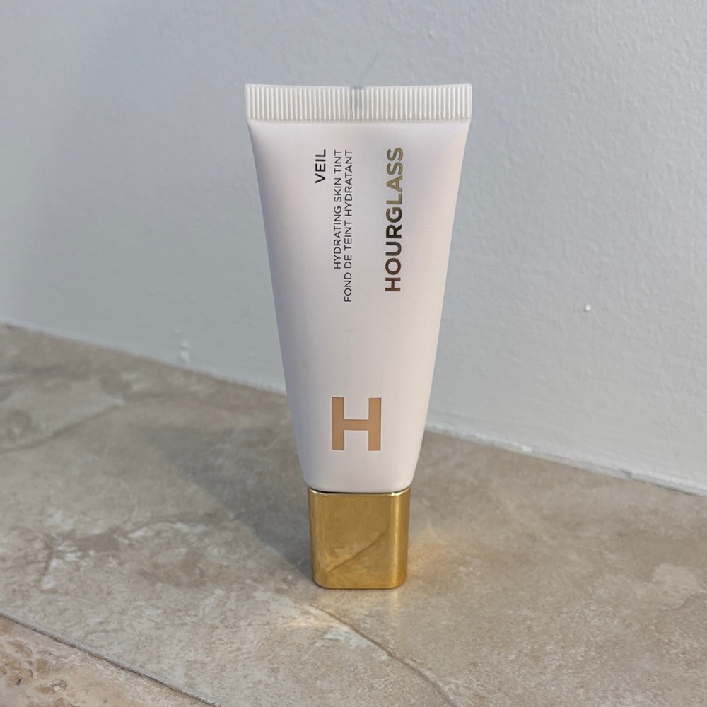 Hourglass Veil Hydrating Skin Tint Shade 3